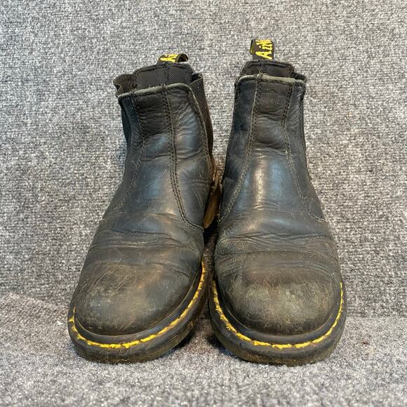 Dr. Martens 2976 Slip Resistant Boot Chelsea Boot Black Leather 39 Men 7 Women 8